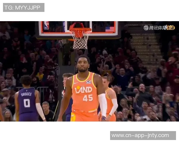 米切尔状态低迷半场仅得5分球队陷入困境需寻求突破