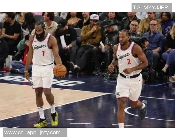 卢指导调整战术下半场祖巴茨首发应对绿军防科林斯