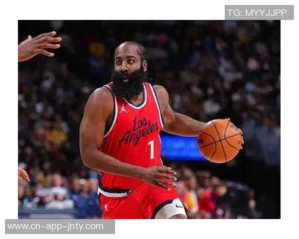 哈登首节表现回顾6投2中斩获9分1篮板4助攻1抢断展现全能风采 哈登首节表现回顾6投2中斩获9分1篮板4助攻1抢断展现全能风采